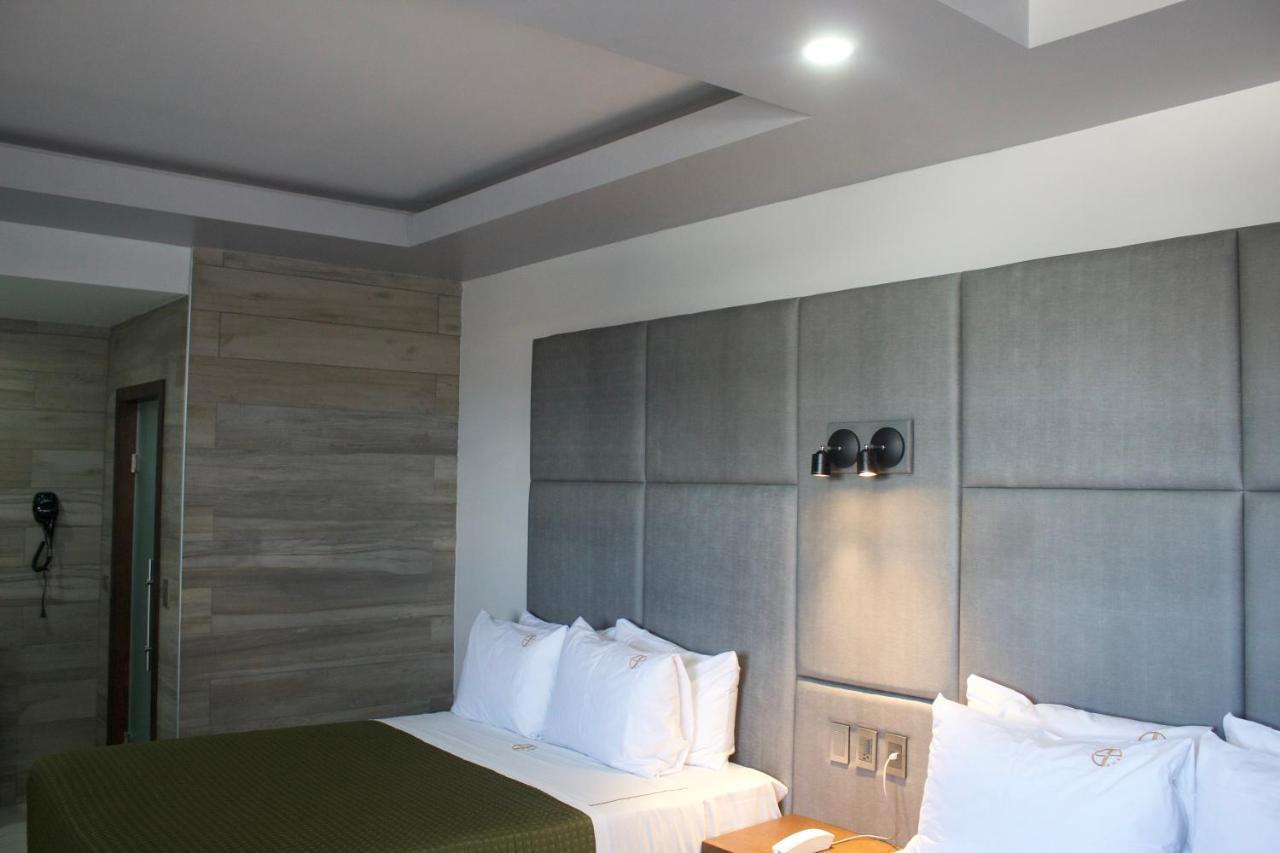 Hotel Grand One Plaza Tijuana Exterior photo